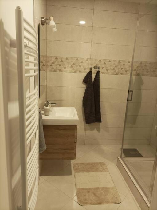 פרשוב Stylovy Apartman Zemplinska מראה חיצוני תמונה